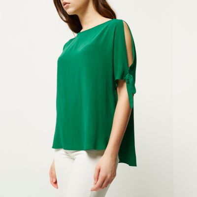 Green split sleeve t-shirt
